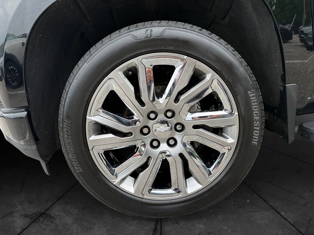 Used 2019 Chevrolet Silverado 1500 High Country w/ High Country Premium Package AWD/4WD image 14