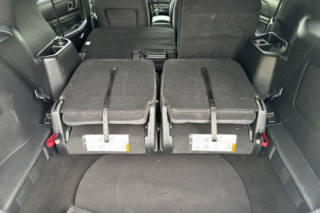 Used 2018 Ford Explorer XLT AWD/4WD image 16