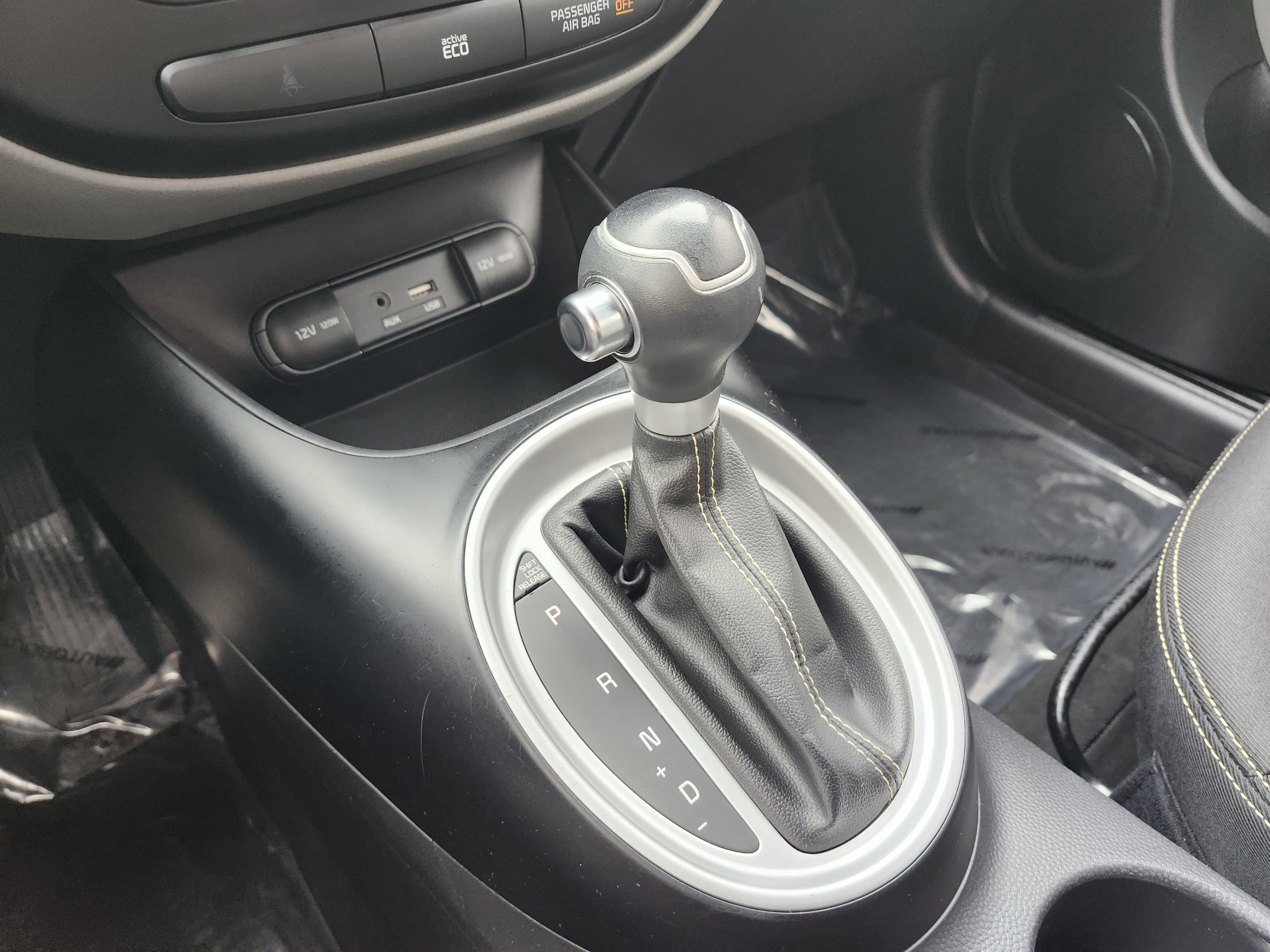 Used 2016 Kia Soul + image 28