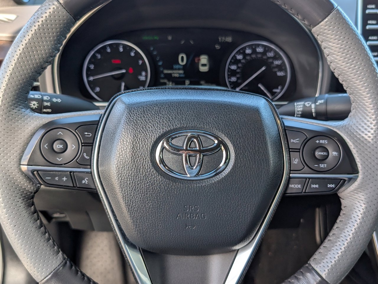 Used 2022 Toyota Avalon Limited w/ Advanced Safety Package image 18