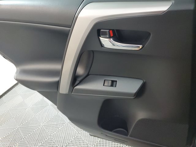 Used 2018 Toyota RAV4 XLE AWD/4WD image 15