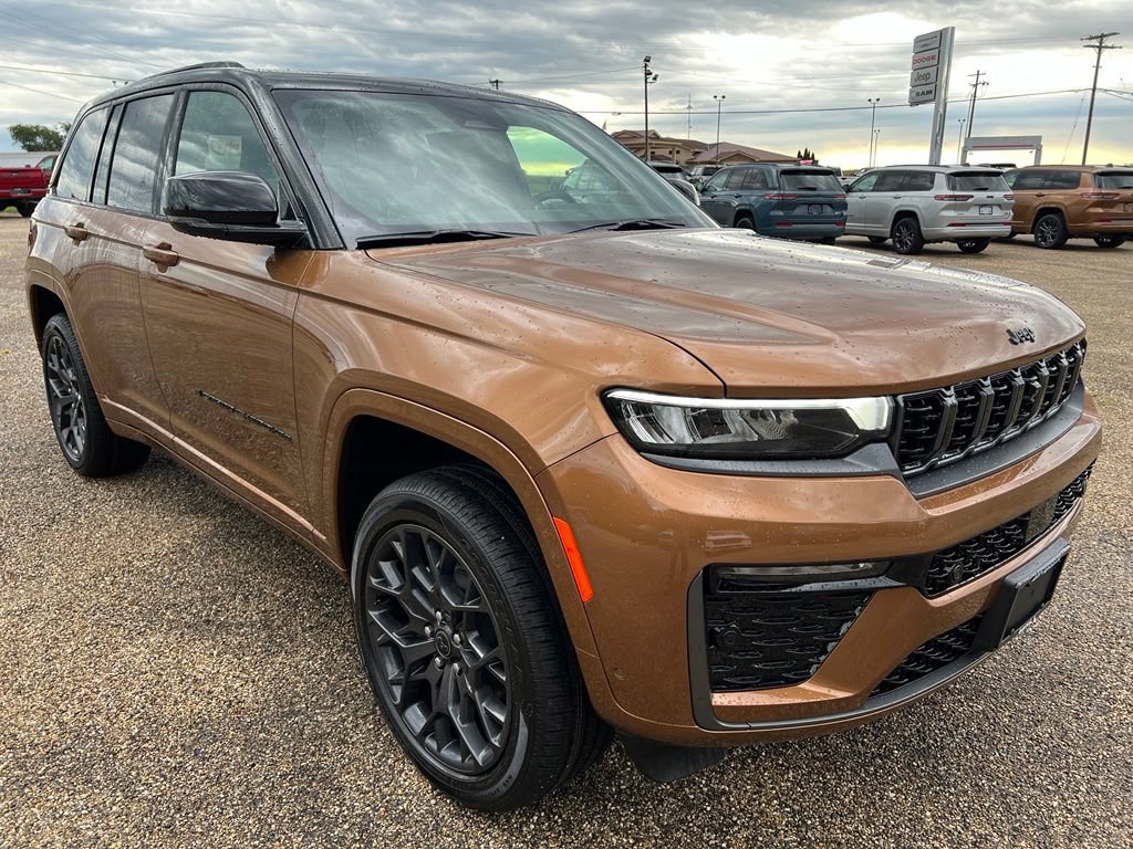 New 2027 Jeep Grand Cherokee Summit AWD/4WD image 9