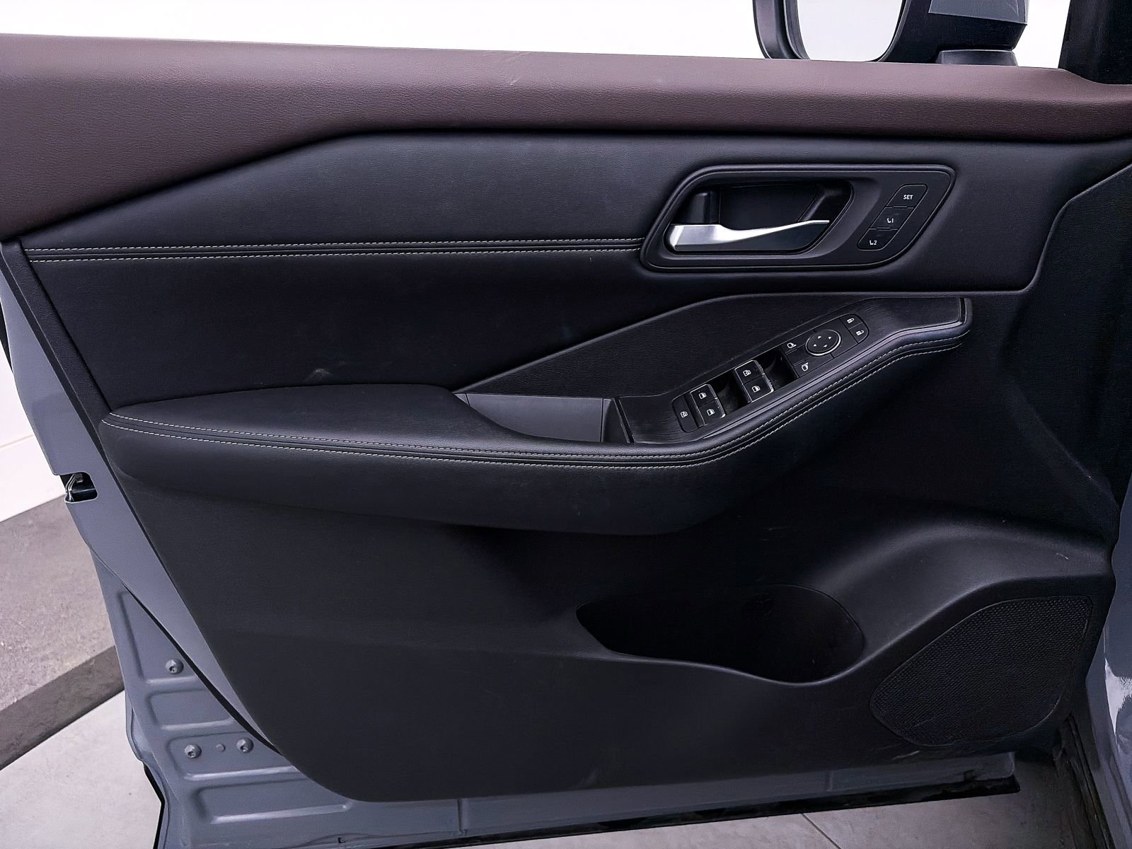 Used 2022 Nissan Rogue SL w/ SL Premium Package image 17