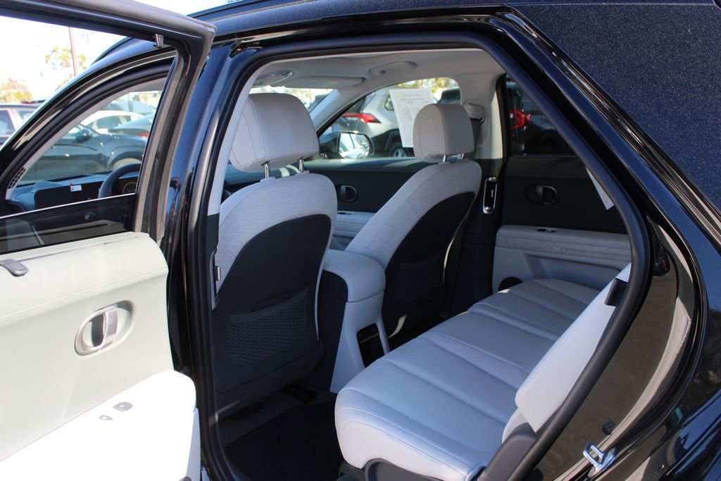 Used 2025 Hyundai Ioniq 5 Limited image 17