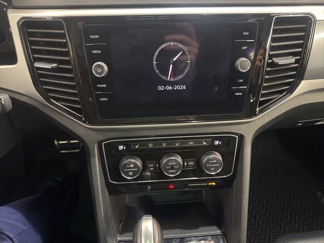 Certified 2022 Volkswagen Atlas Cross Sport SEL R-Line image 19