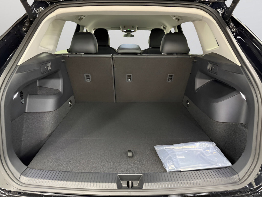 New 2026 Volkswagen Tiguan SE AWD/4WD image 9