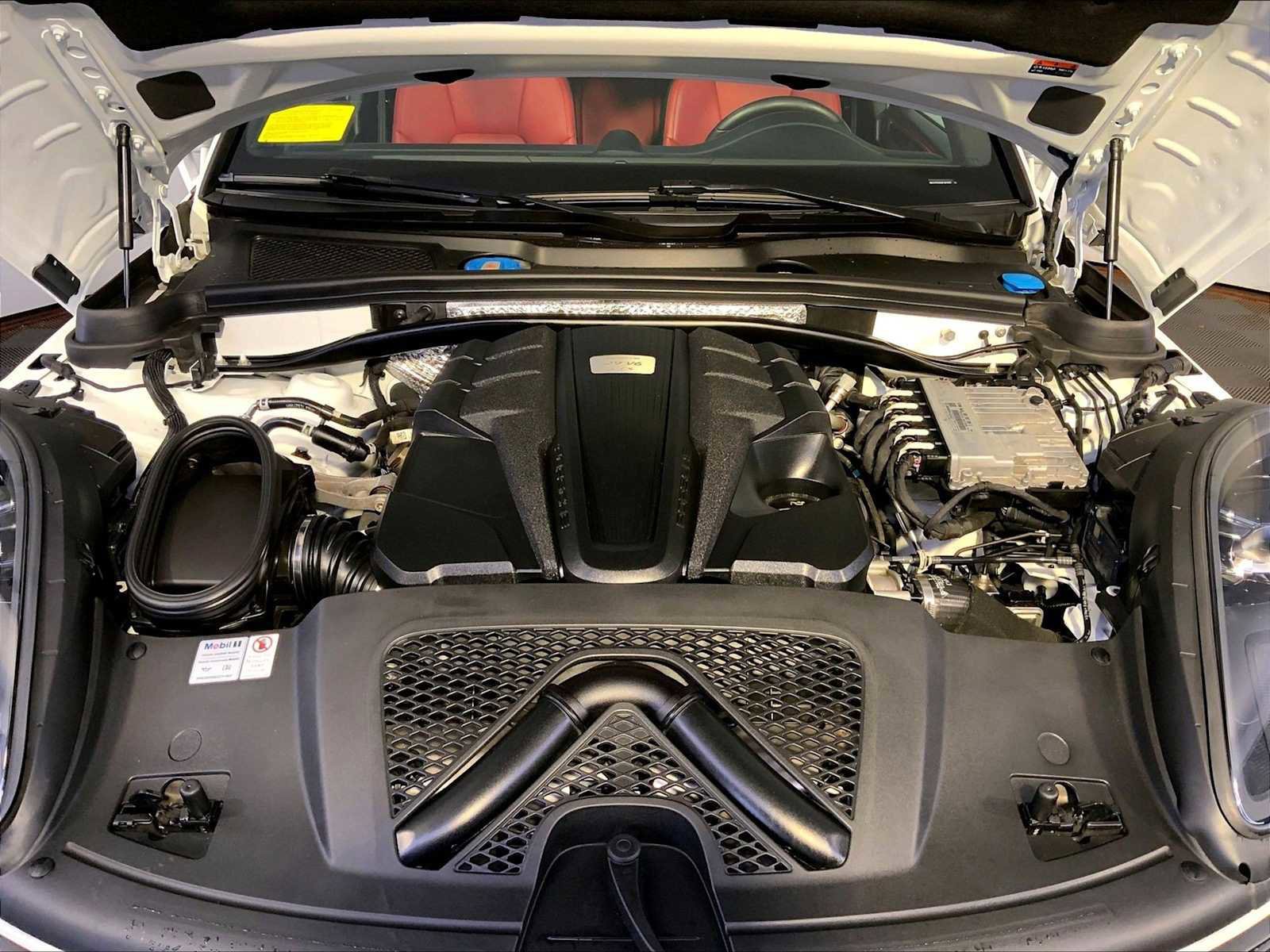 Certified 2021 Porsche Macan GTS AWD/4WD image 32