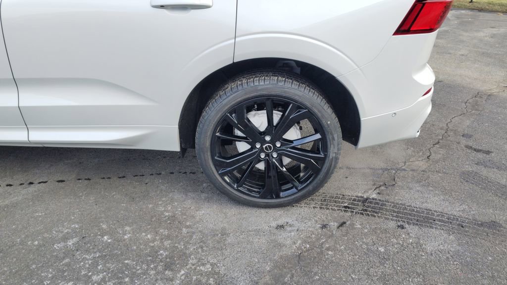 New 2026 Volvo XC60 B5 Ultra w/ Protection Package Premier image 32