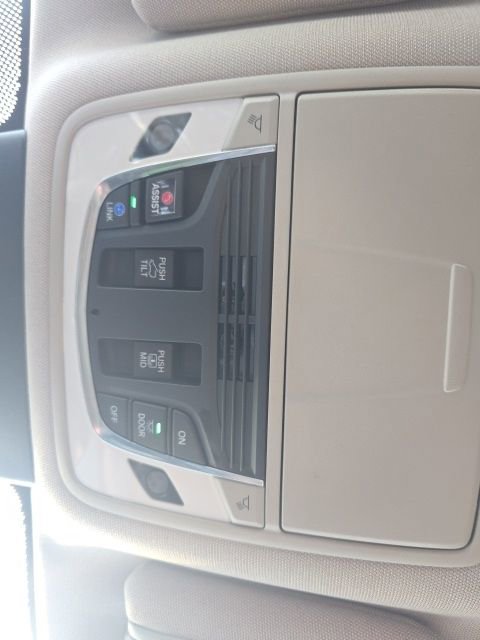 Used 2023 Acura MDX SH-AWD w/ Technology Package image 22