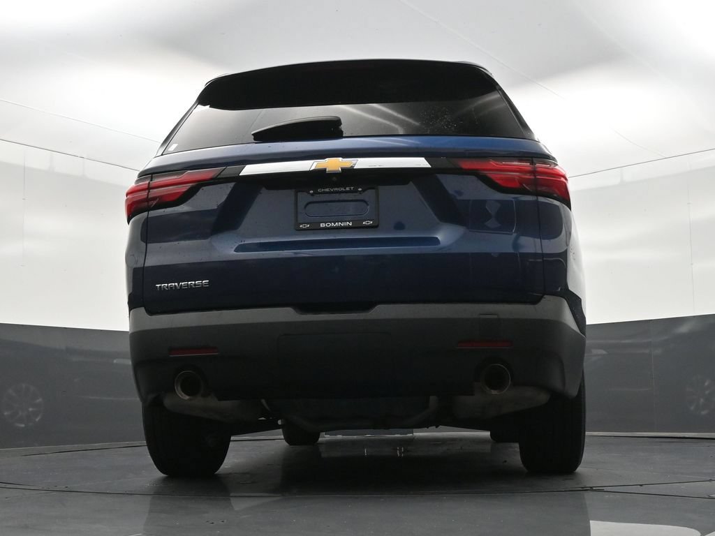 Used 2022 Chevrolet Traverse LS FWD image 26