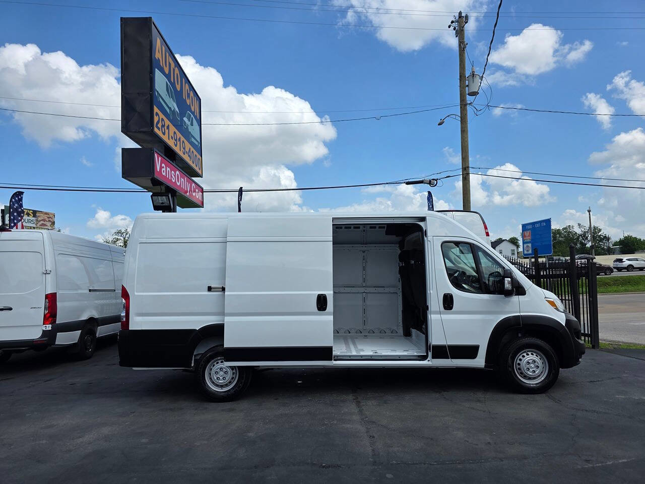 Used 2024 RAM ProMaster 3500 w/ Convenience Group FWD image 5