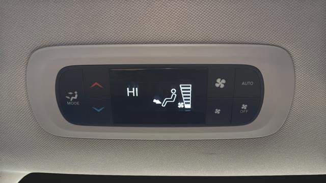 Used 2022 Chrysler Pacifica Touring-L image 39