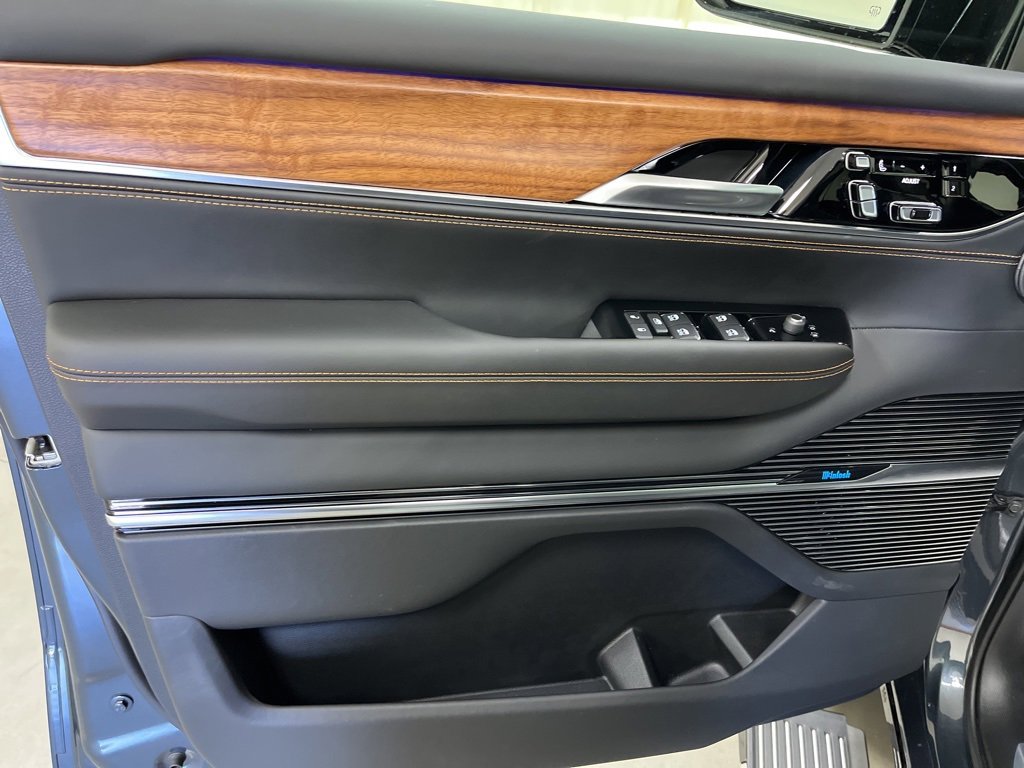 New 2024 Jeep Grand Wagoneer L Series III image 19