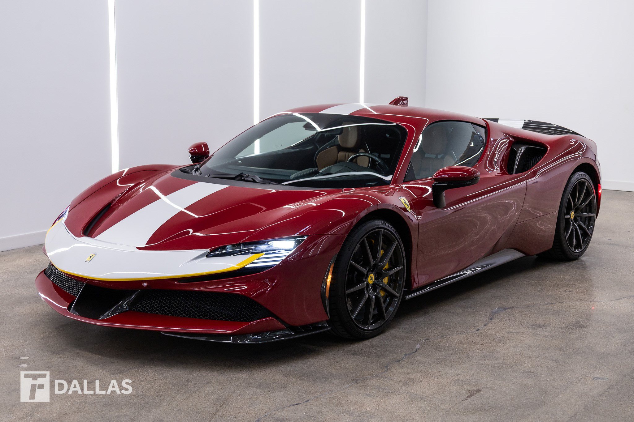 Used 2022 Ferrari SF90 Stradale AWD/4WD image 2