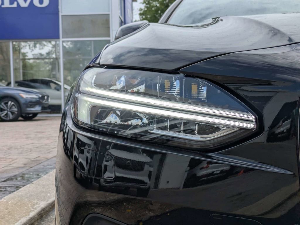 Certified 2023 Volvo S90 B6 Ultimate w/ Protection Package Premier image 10