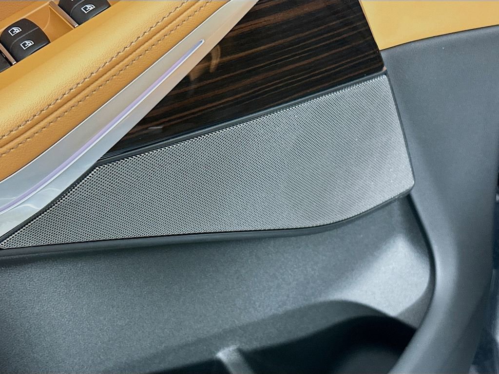 New 2026 BMW X5 xDrive40i w/ Climate Comfort Package image 25