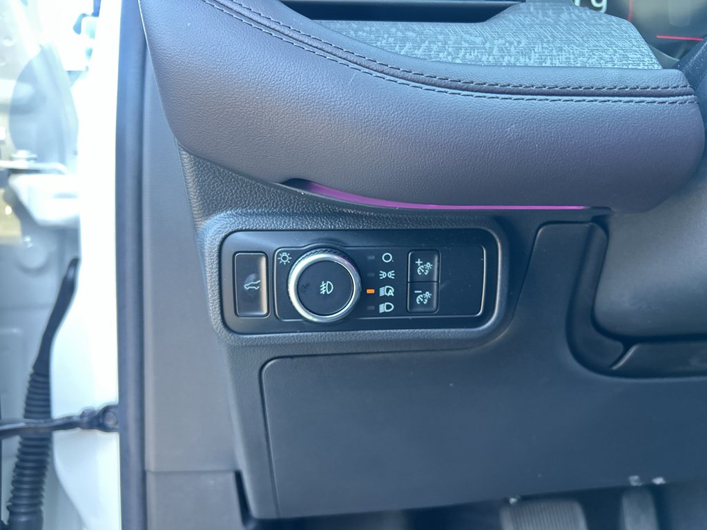 Used 2025 Ford Explorer Platinum image 30