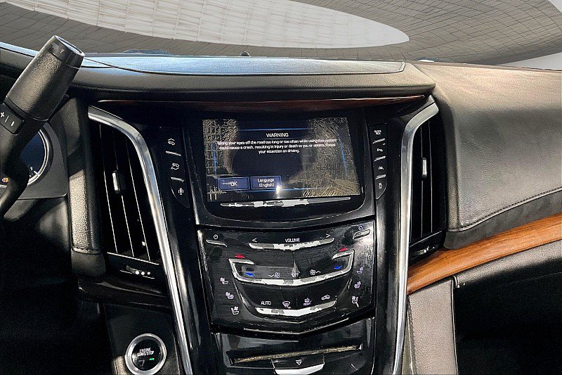 Used 2016 Cadillac Escalade Luxury AWD/4WD image 19