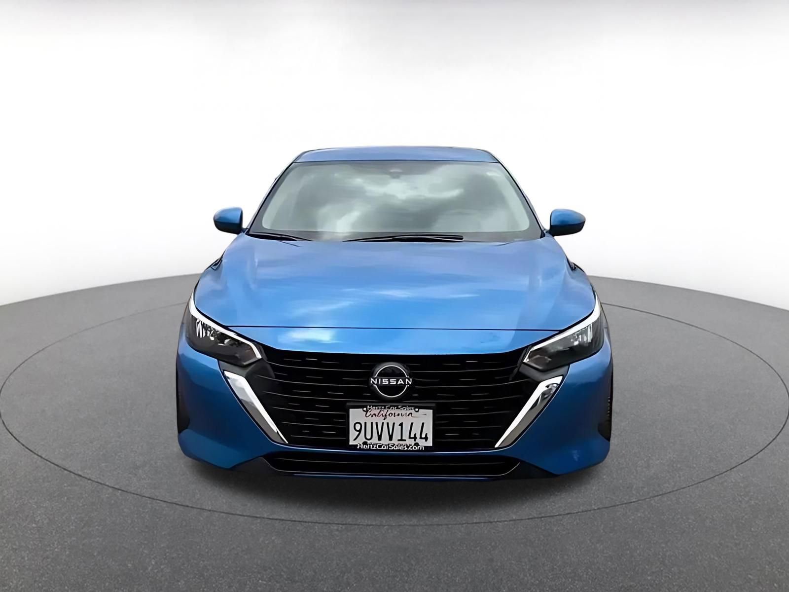 Used 2025 Nissan Sentra SV FWD image 4