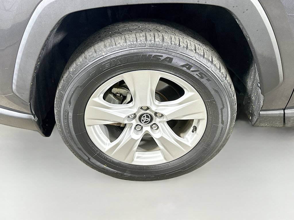 Used 2021 Toyota RAV4 XLE FWD image 8