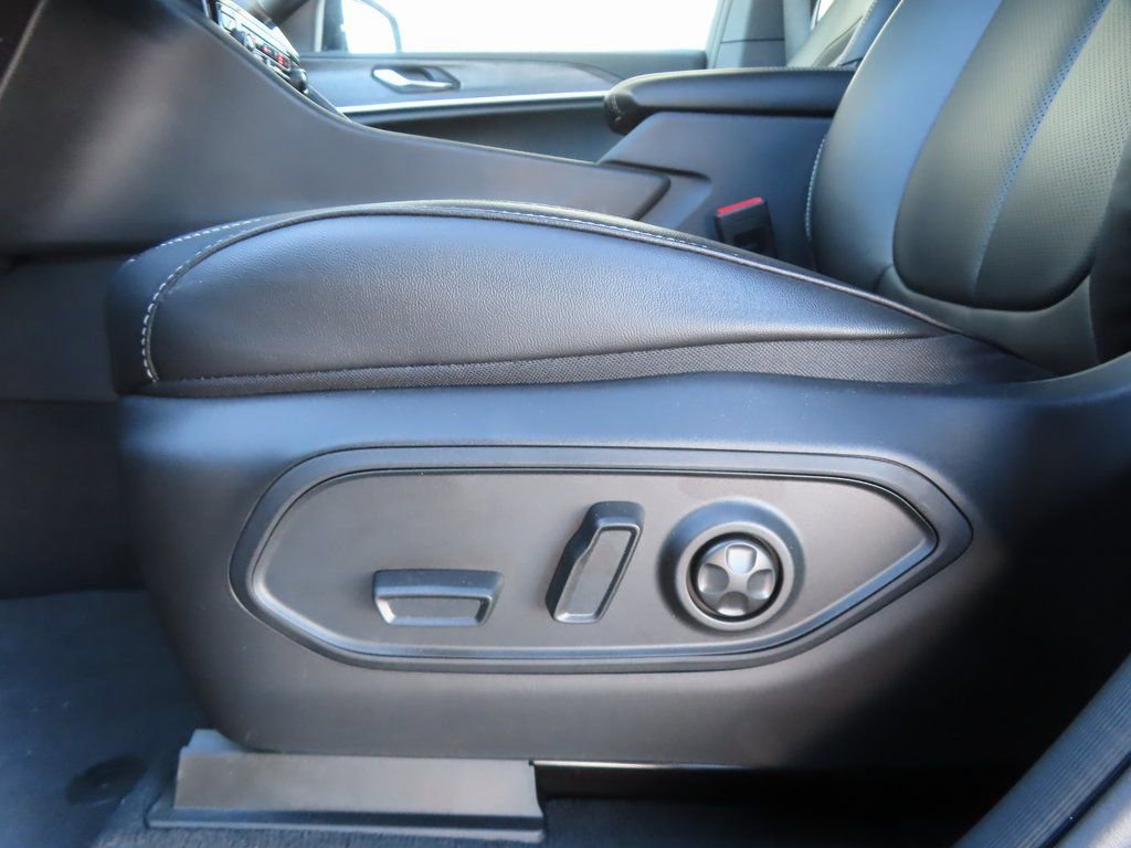 New 2025 Jeep Grand Cherokee Limited w/ Luxury Tech Group II image 10