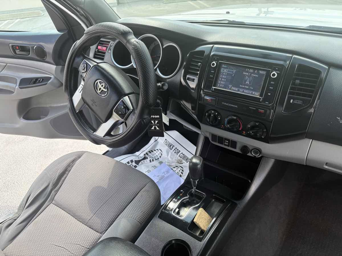 Used 2015 Toyota Tacoma 2WD Access Cab image 18