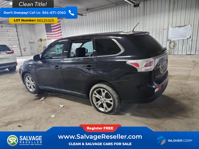 Used 2014 Mitsubishi Outlander GT image 3