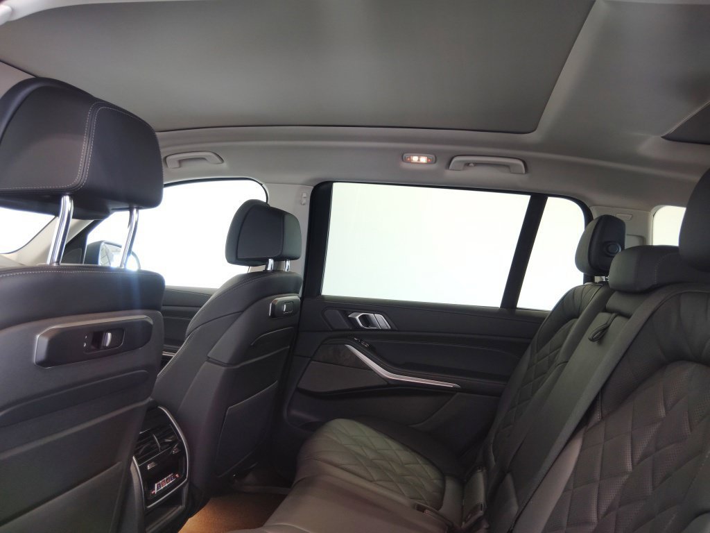 Used 2023 BMW X7 xDrive40i w/ Premium Package AWD/4WD image 48