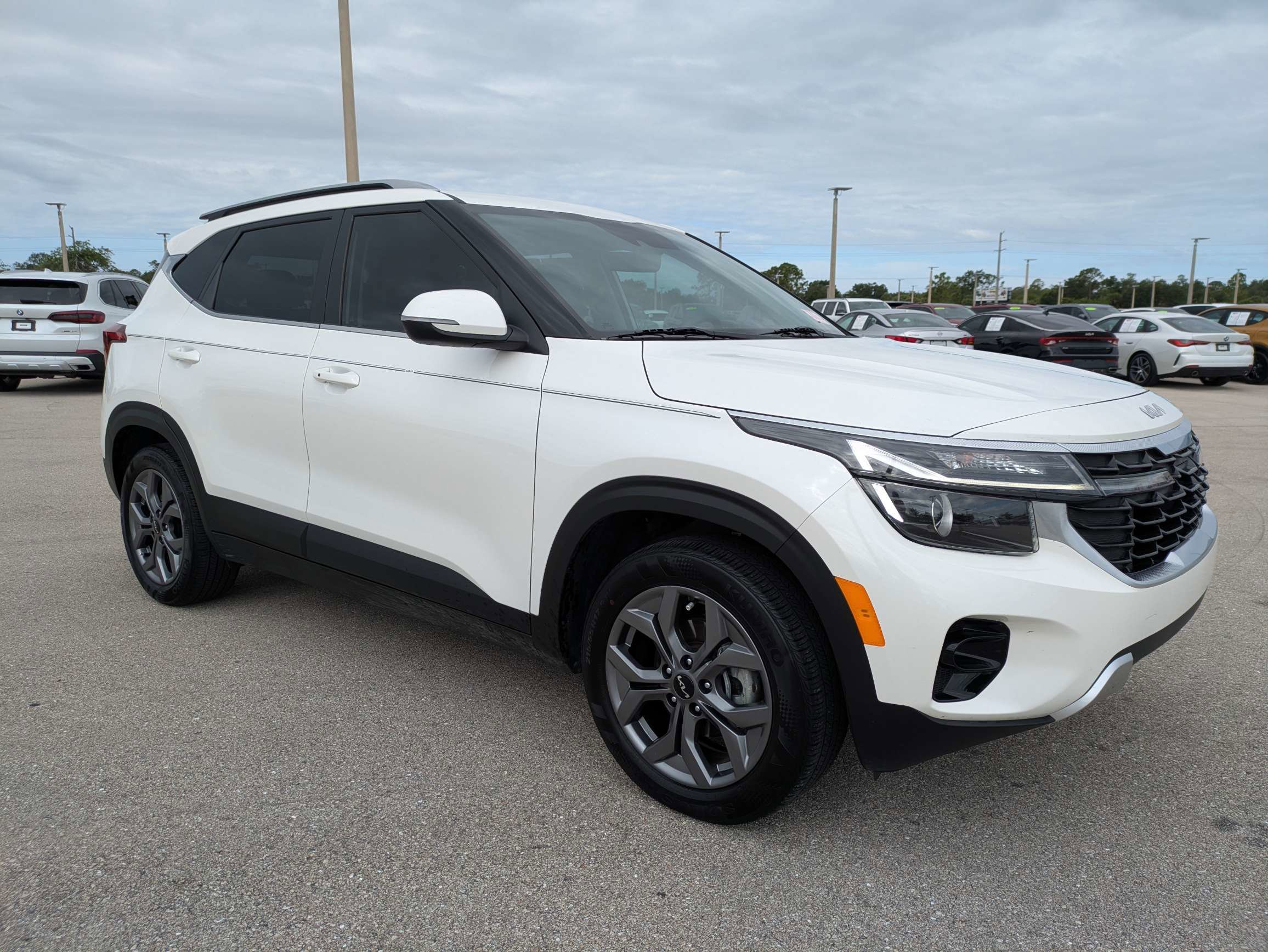 Certified 2024 Kia Seltos S FWD image 2