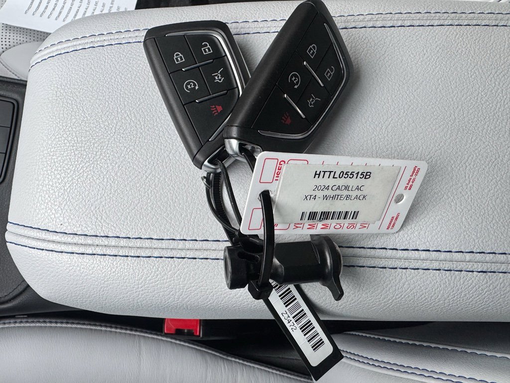 Used 2024 Cadillac XT4 Sport image 39