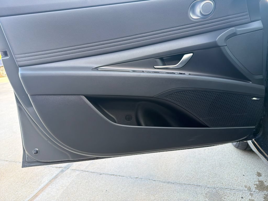 New 2026 Hyundai Elantra Limited FWD image 13