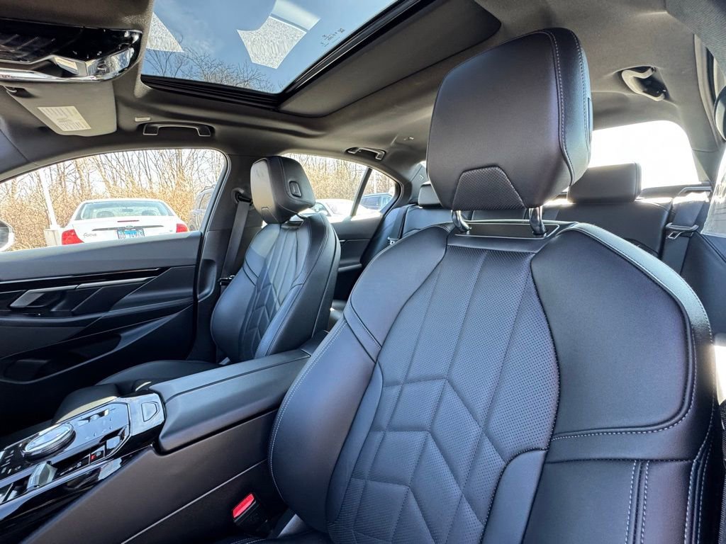 Certified 2025 BMW 530i xDrive AWD/4WD image 20