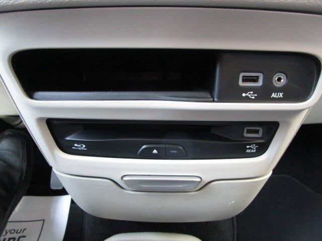 Used 2019 Chrysler Pacifica Touring-L Plus w/ Advanced Safetytec Group FWD image 22