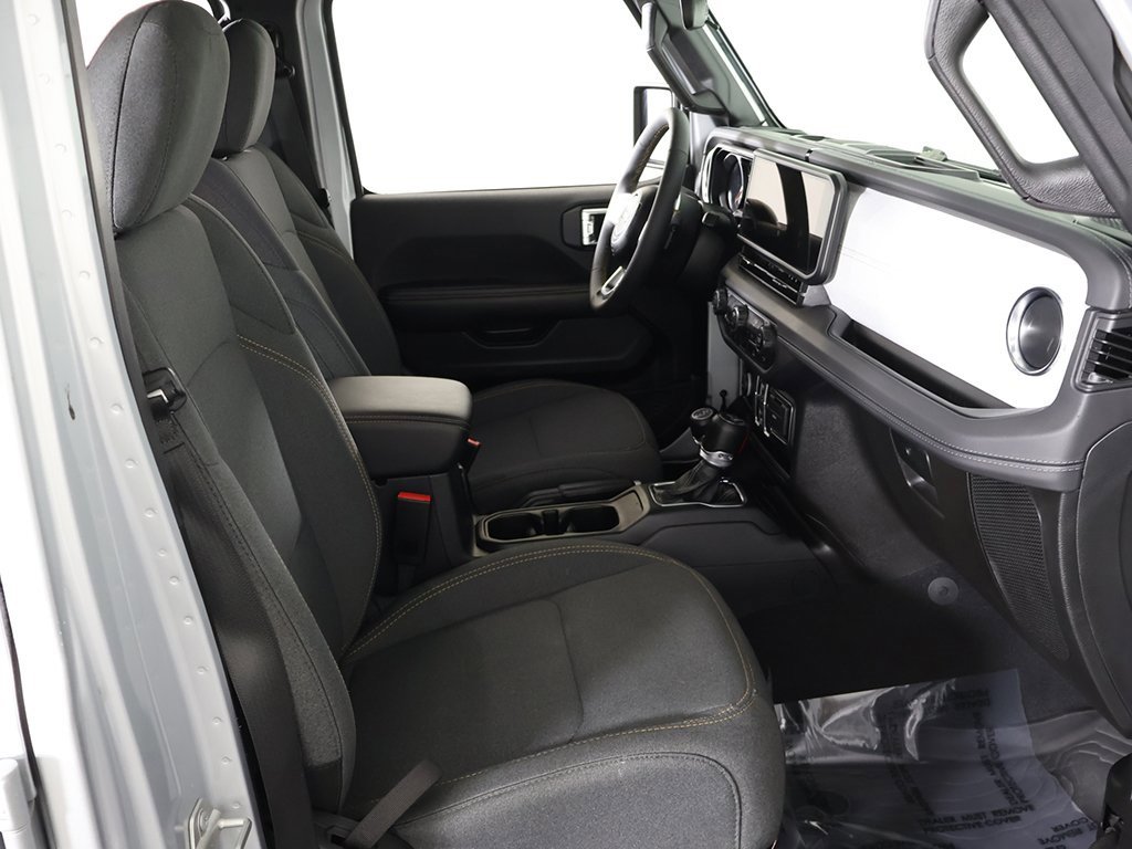 Used 2024 Jeep Wrangler Sahara image 29