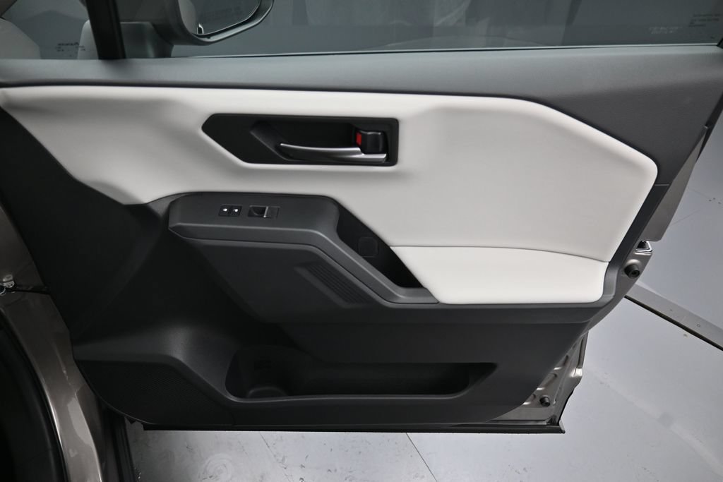 Used 2026 Toyota RAV4 Limited AWD/4WD image 40