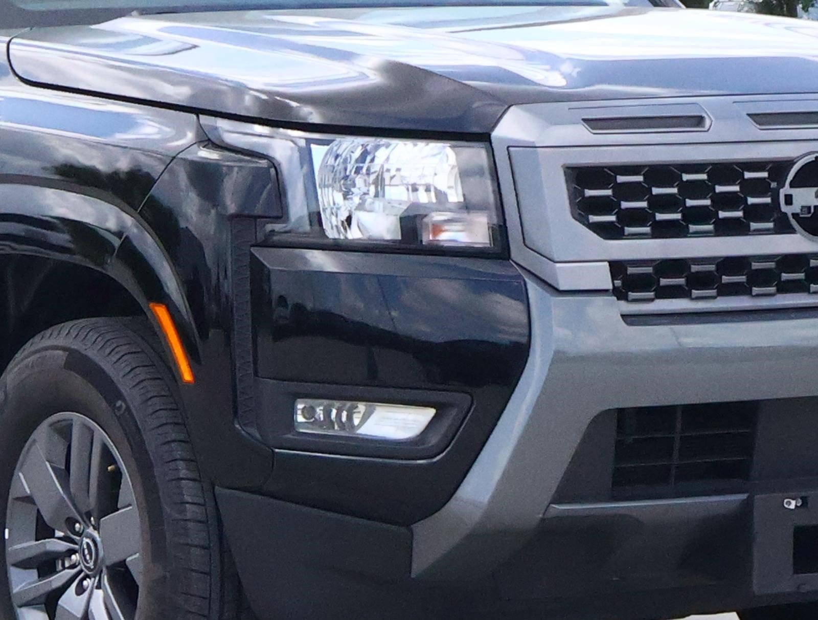 Used 2025 Nissan Frontier SV w/ SV Convenience Package RWD image 8