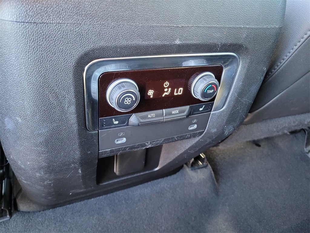 Certified 2022 Chevrolet Tahoe Z71 w/ Luxury Package image 21