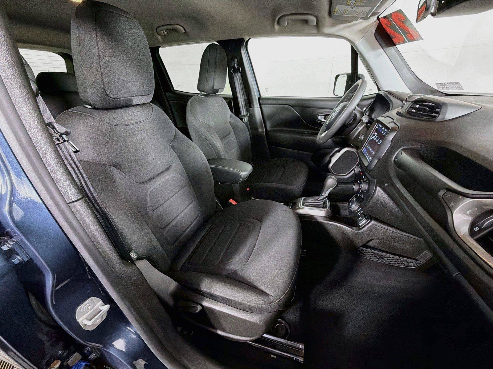 Used 2022 Jeep Renegade Latitude AWD/4WD image 29