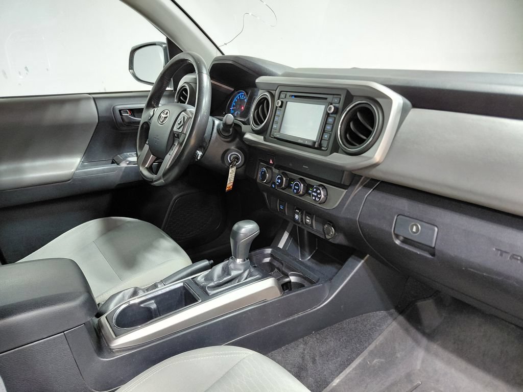 Used 2019 Toyota Tacoma SR5 AWD/4WD image 20