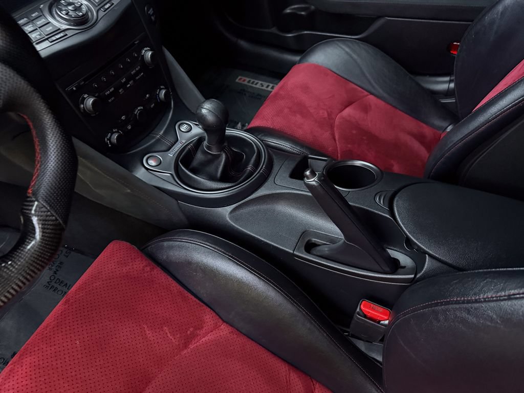 Used 2016 Nissan 370Z NISMO RWD image 13