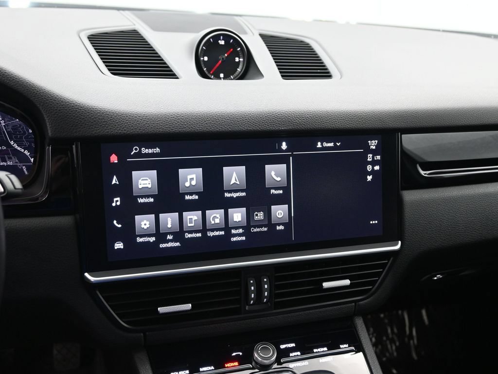 Used 2022 Porsche Cayenne Platinum Edition AWD/4WD image 18