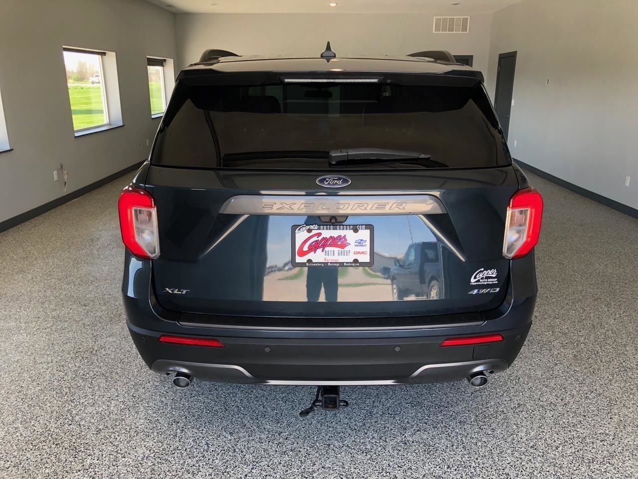 Used 2022 Ford Explorer XLT w/ Equipment Group 202A AWD/4WD image 3