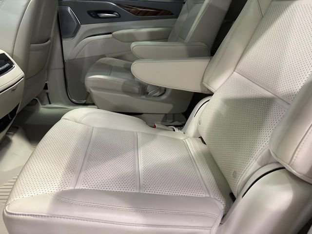 Used 2024 Cadillac Escalade Sport Platinum w/ LPO, ONYX Package image 9