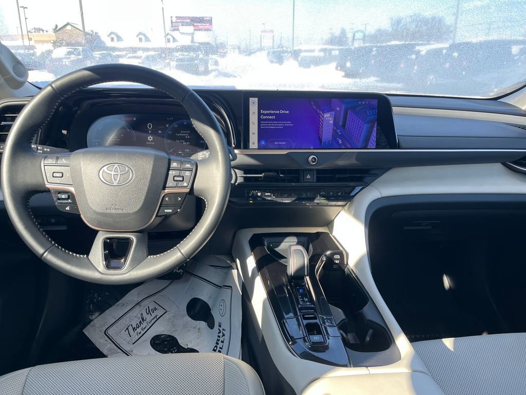 Certified 2025 Toyota Crown Limited image 14