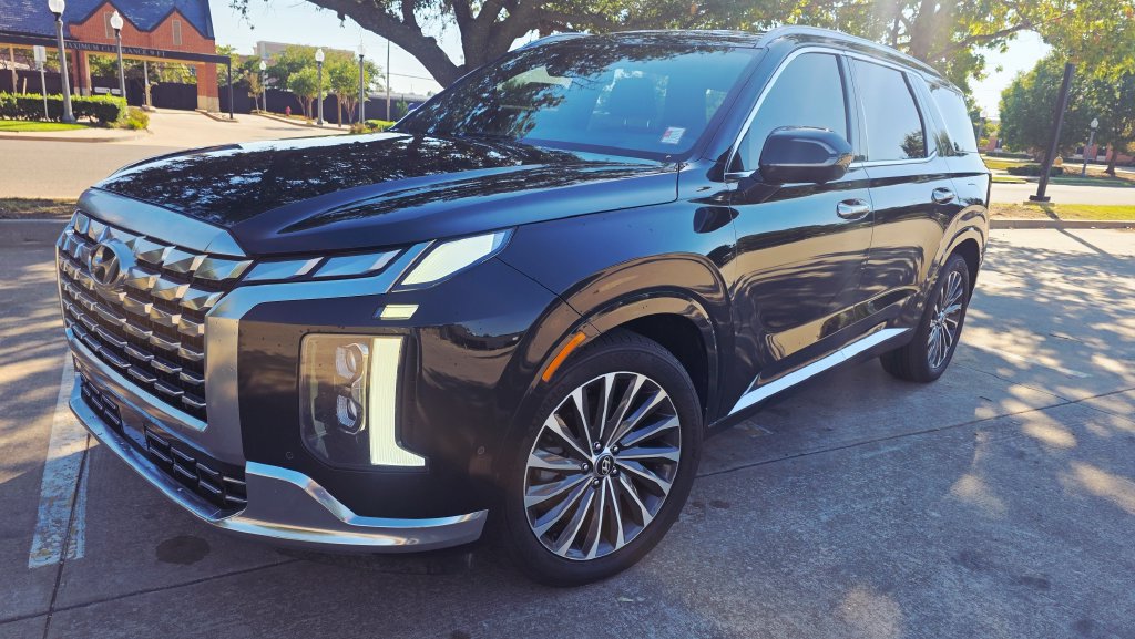 Used 2023 Hyundai Palisade Calligraphy AWD/4WD image 2