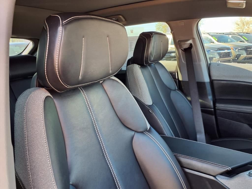 Used 2025 Cadillac Optiq Sport 1 image 21