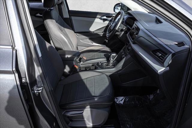 Used 2022 Volkswagen Taos SE image 24