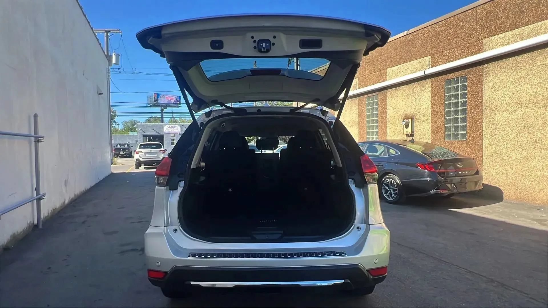 Used 2019 Nissan Rogue SV AWD/4WD image 9