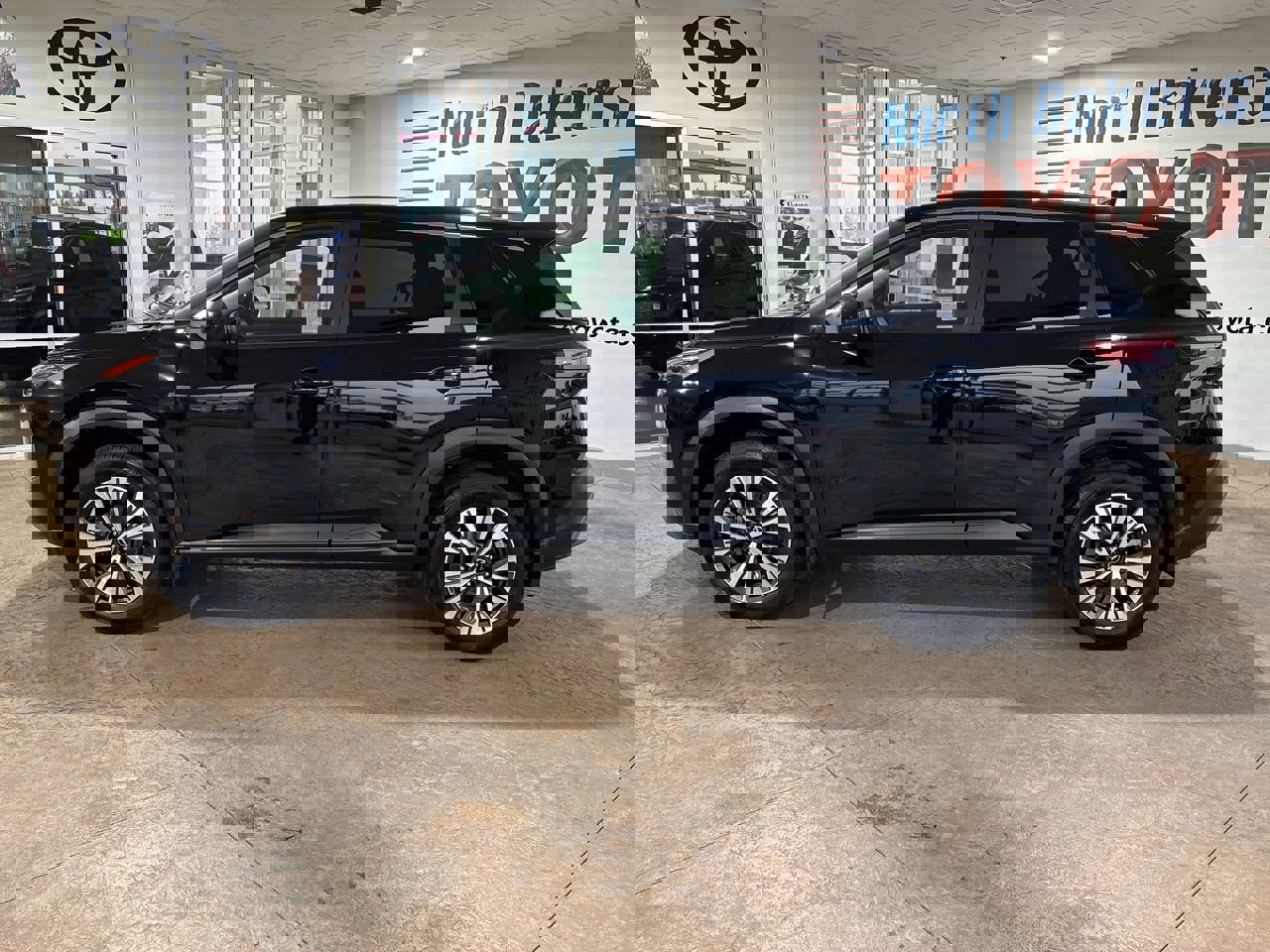 Used 2023 Nissan Rogue SV image 7