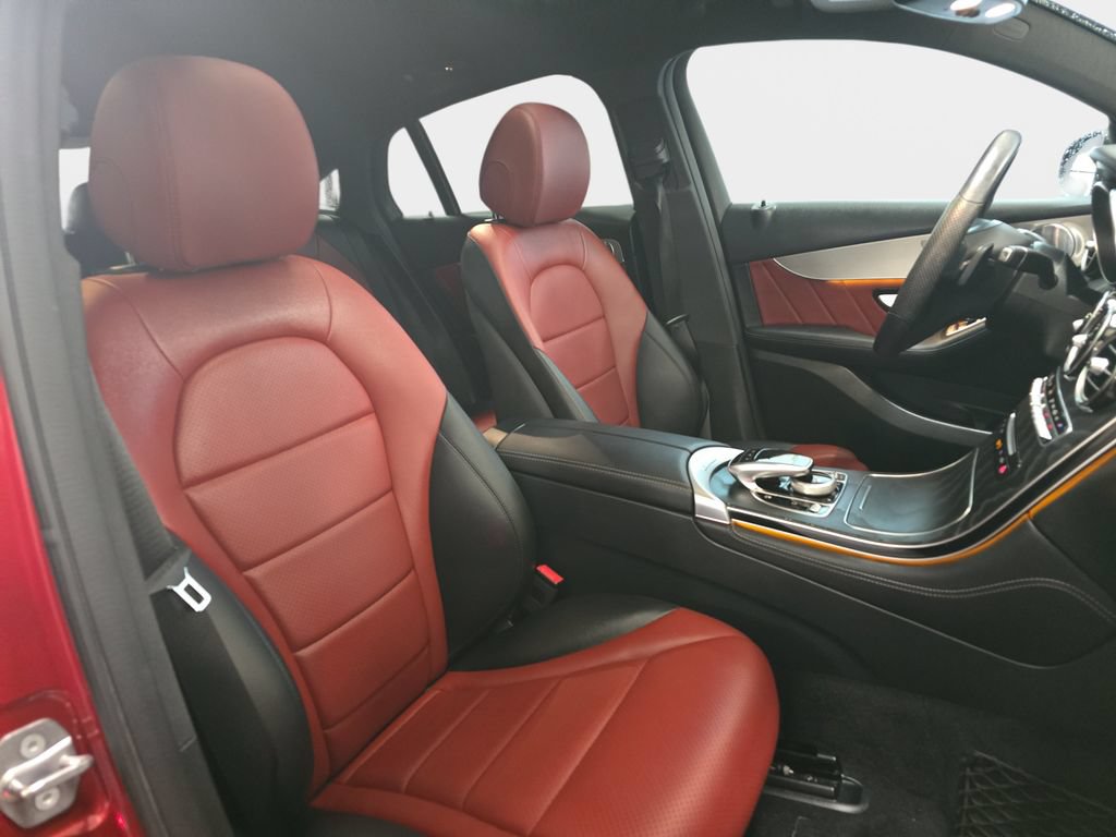 Used 2019 Mercedes-Benz GLC 300 4MATIC Coupe image 12
